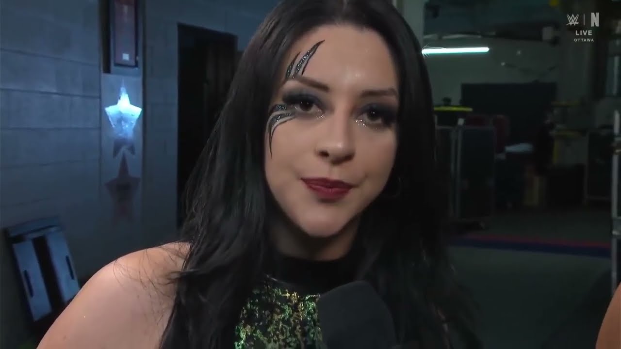 Stephanie Vaquer Message To Liv Morgan background