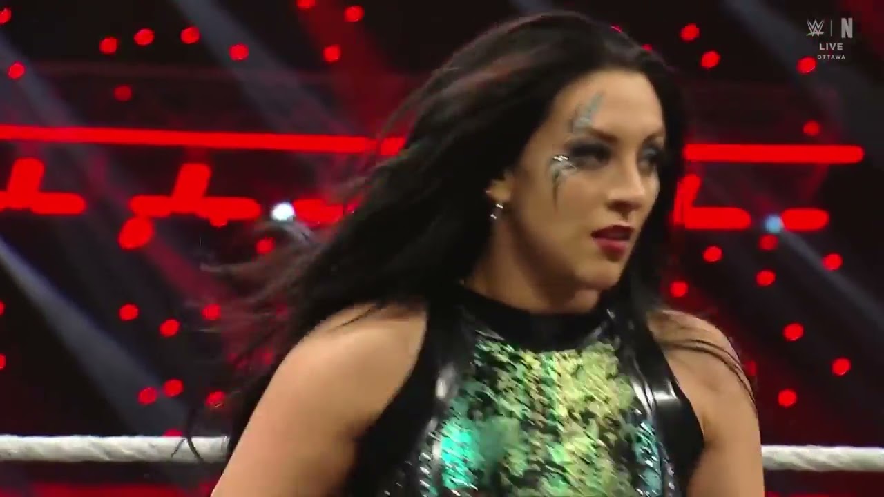 Stephanie Vaquer VS Roxanne Perez 1/2 background