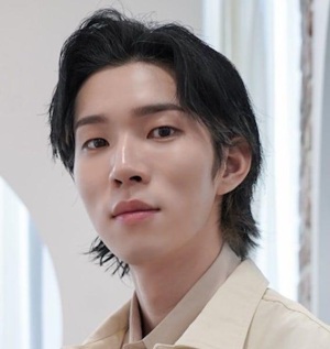 Yoo In-soo portrait