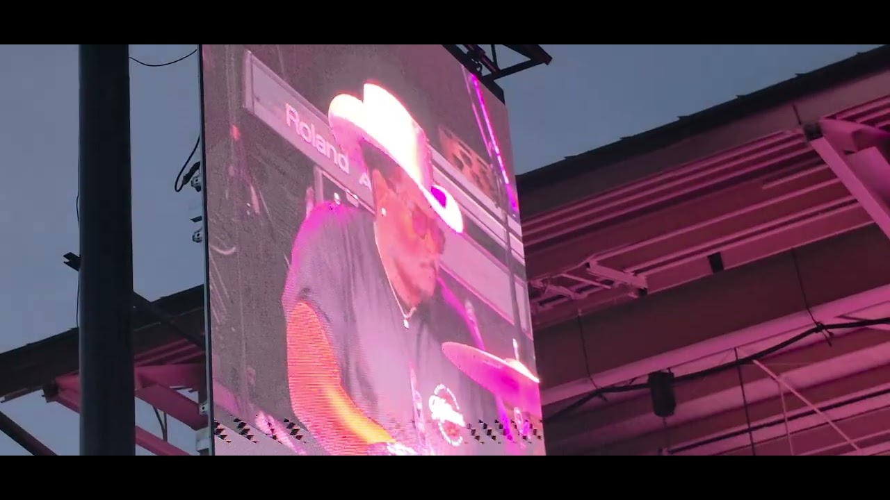 Wesko opening for dewight yokam beaver dam amphitheater ky 8 29 26 background