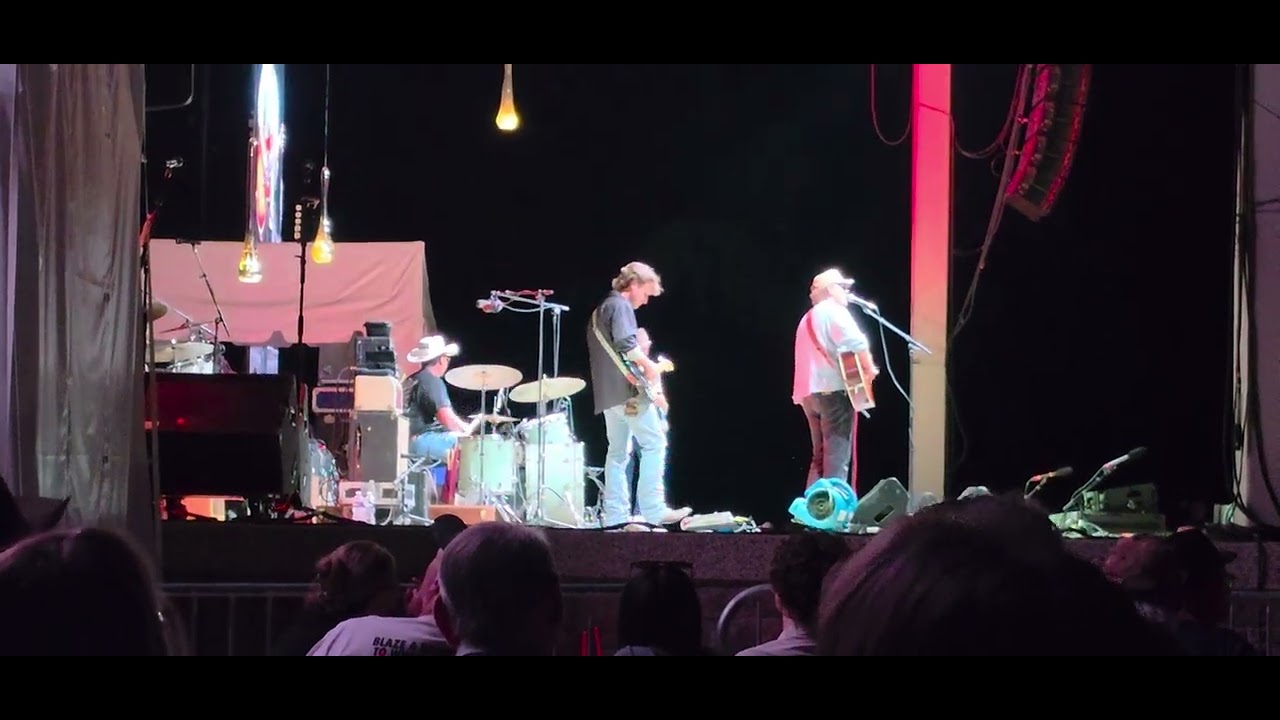 Wesko opening up for dewight yokam beaver dam amphitheater ky 8 29 26 background