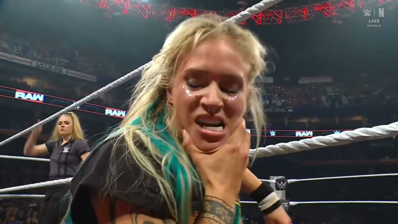 WWE RAW SOL RUCA VS LYRA VALKYRIA 08/17/26 background
