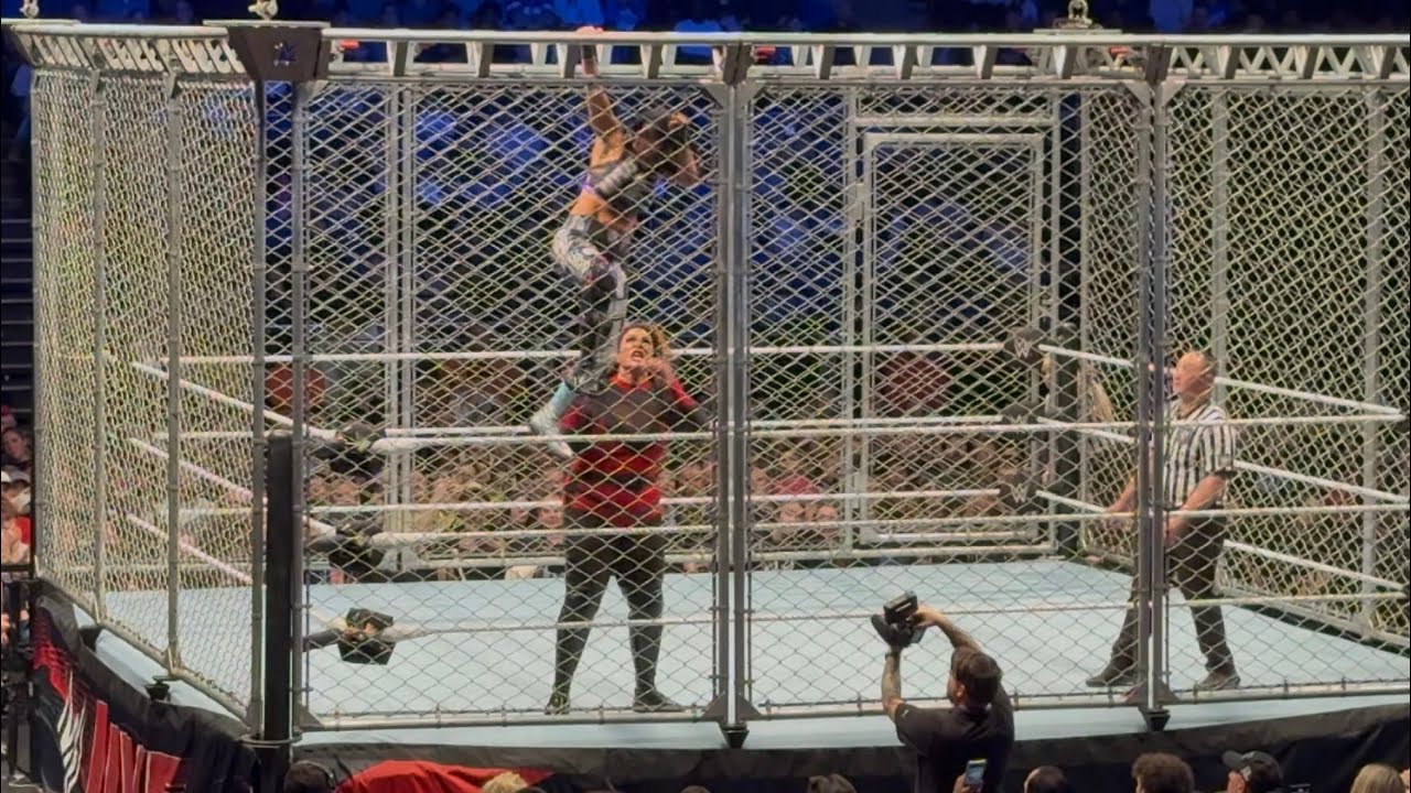 Bayley vs Nia Jax Steel Cage FULL MATCH - #WWE Live Event