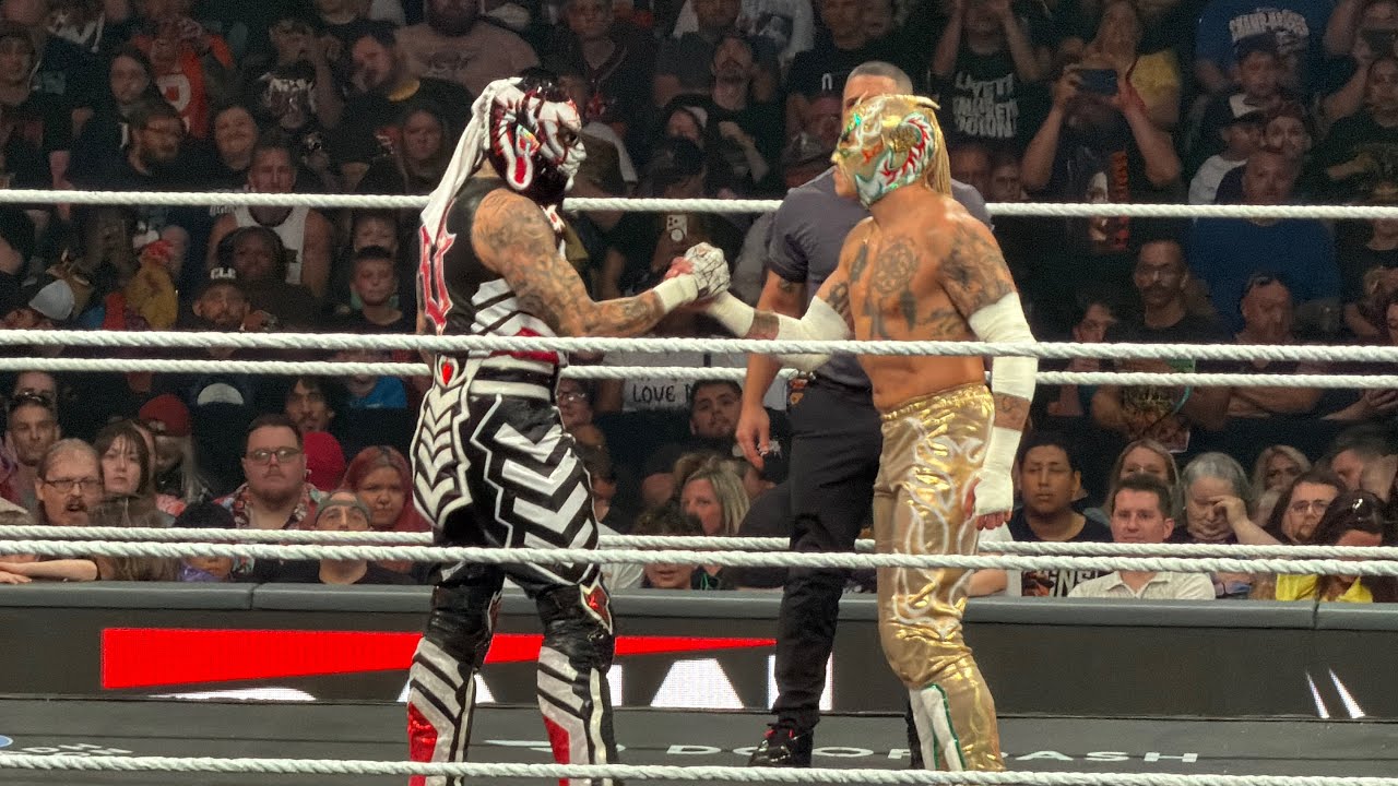 Penta vs Rey Fenix Full Match - WWE Raw 8/31/2026 background