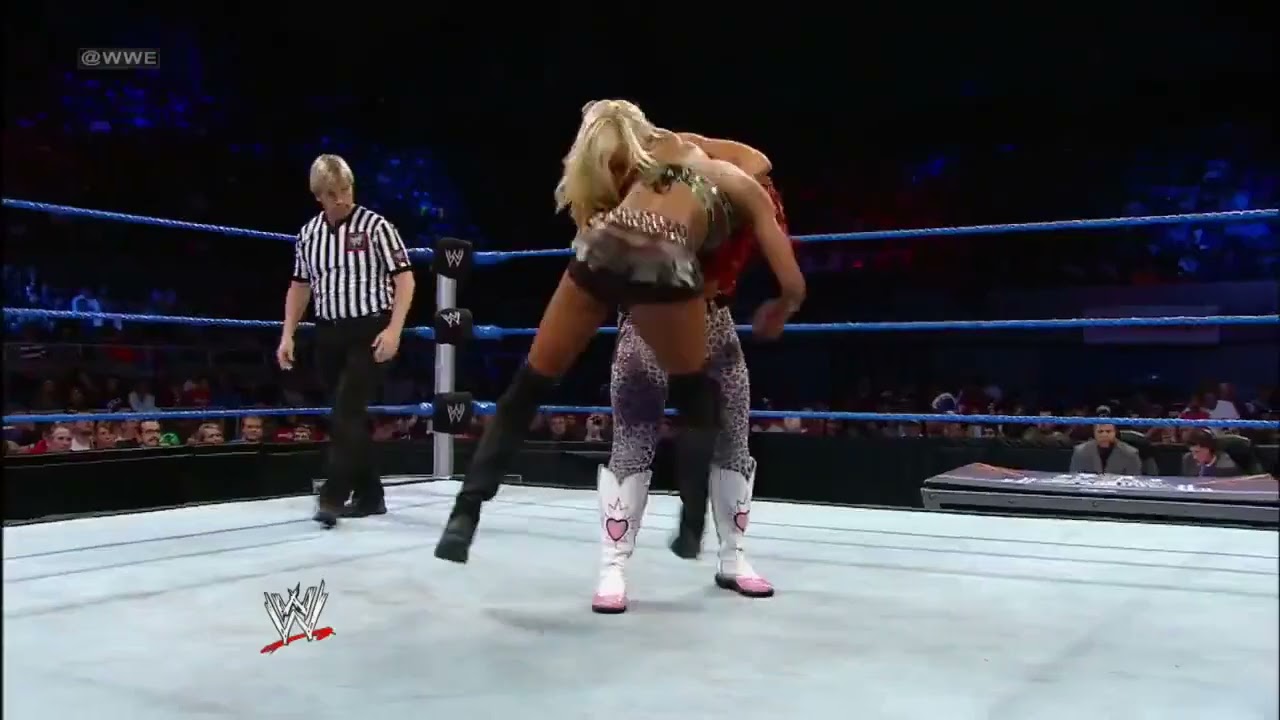 WWE Superstars: 5/12/2012 Alicia Fox vs Natalya