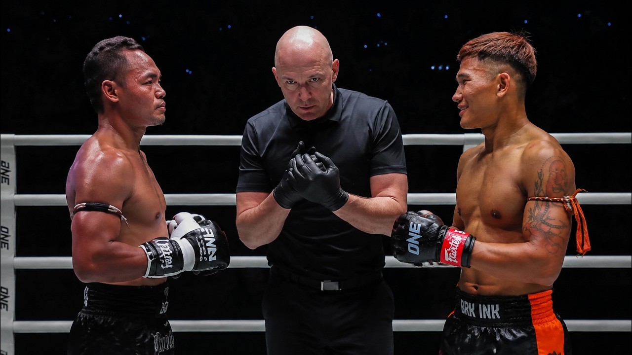 SCARIEST Left Hand in Muay Thai - Kulabdam Sor.Jor.Piek-U-Thai Best Knockouts (BRUTAL)