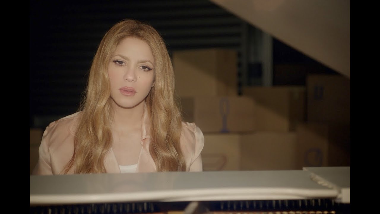 Shakira - Acróstico (Official Video) background