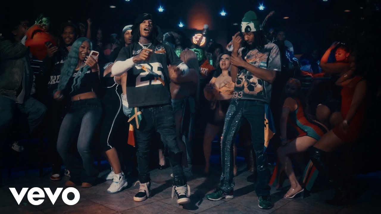 JETTI, DJ CHEEM - Party Lit (Official Video)
