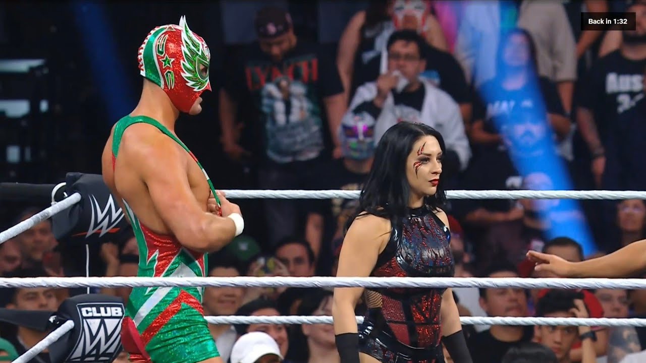 (1/2) Dom Mysterio & Liv Morgan vs El Grande Americano & Steph Vaquer: Raw Sept 14 2026 background