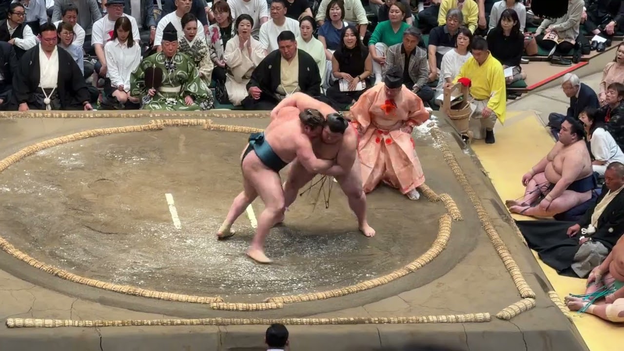 速報❗️安青錦 vs 熱海富士【大相撲令和8年9月場所】7日目 AONISHIKI vs ATAMIFUJI 【SUMO SEP DAY7】2026/9/19 秋場所 background