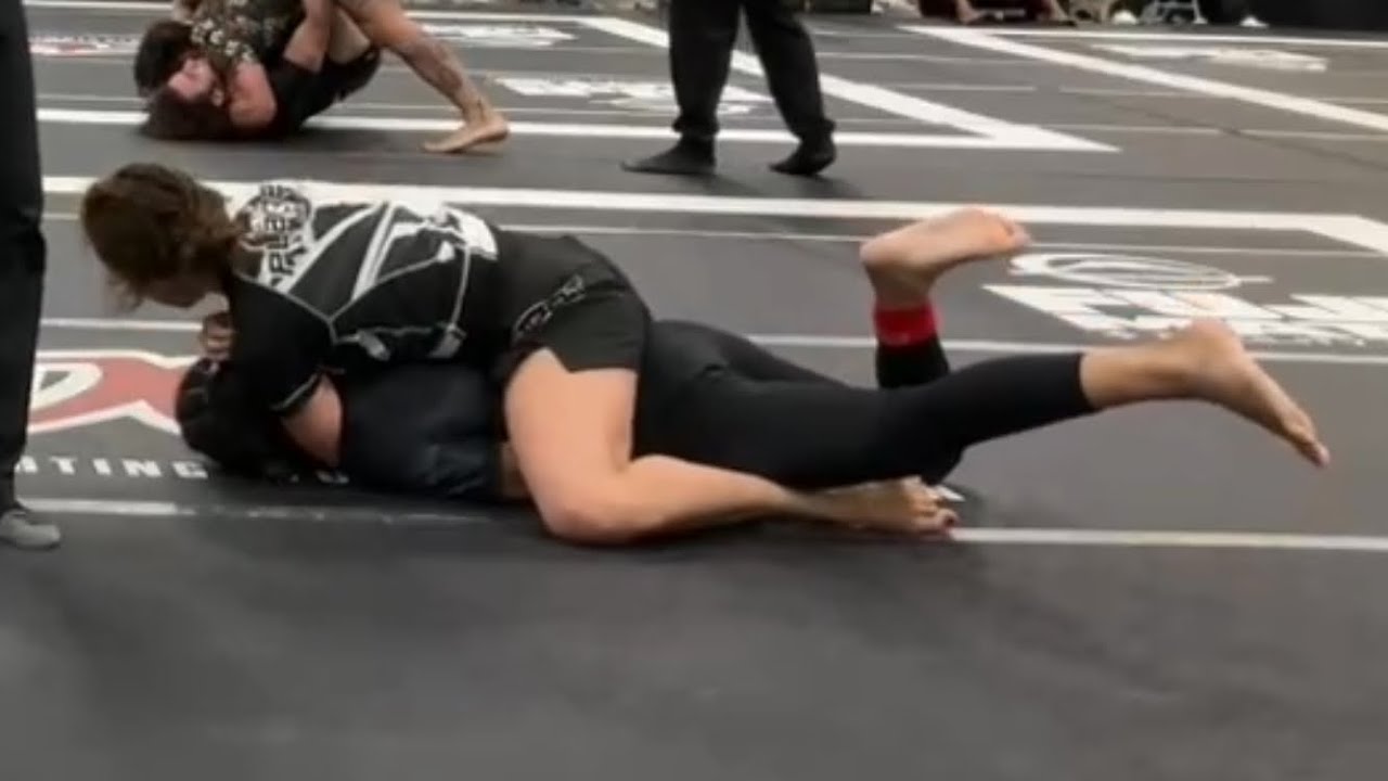 Heavy defeat for Deztiny Hernandez girl grapple fight