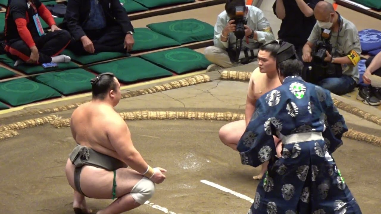 《幕下》藤壮大 vs 上戸【大相撲令和8年9月場所】15日目 千秋楽FUJISODAI vs KAMITO【SUMO SEP DAY15】2026/9/27 秋場所 background