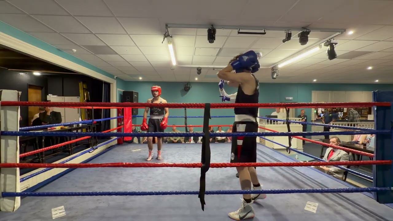 POYRAZ KARAOGLU vs DOMINIC LEE | AMATEUR BOXING BOUT | RIPON ABC HOME SHOW background