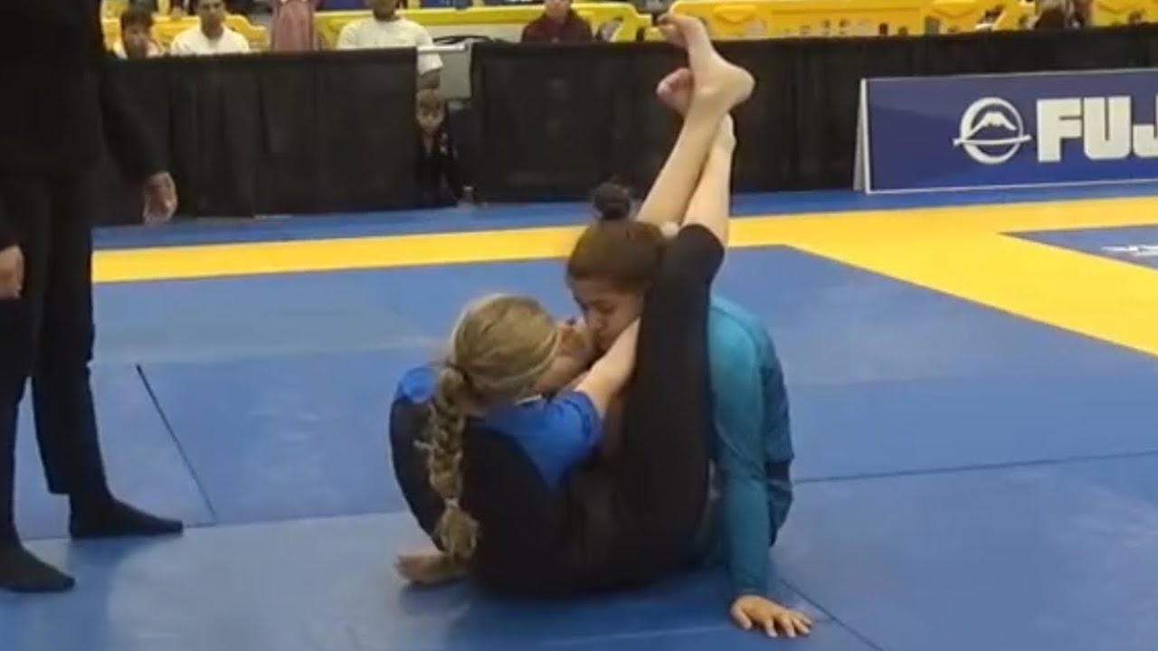 Epic women nogi grapple match background