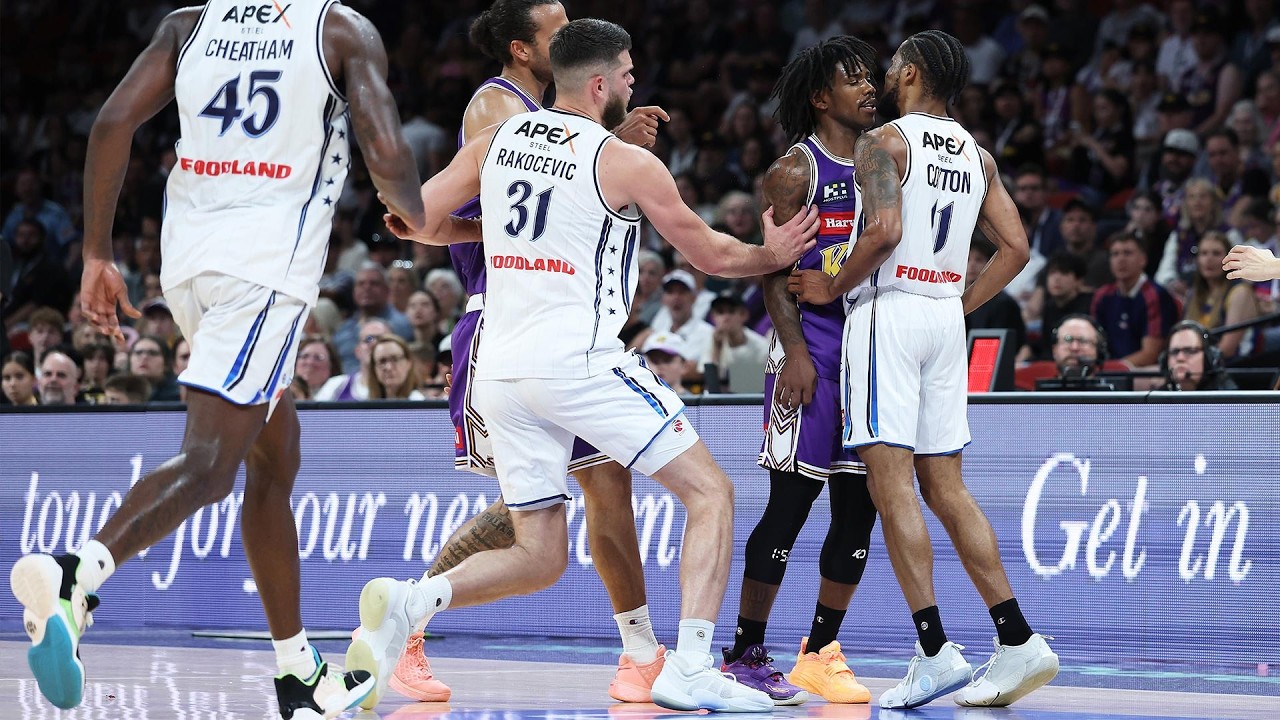 Bryce Cotton and Kendric Davis Clash During Adelaide's Win Over Sydney background