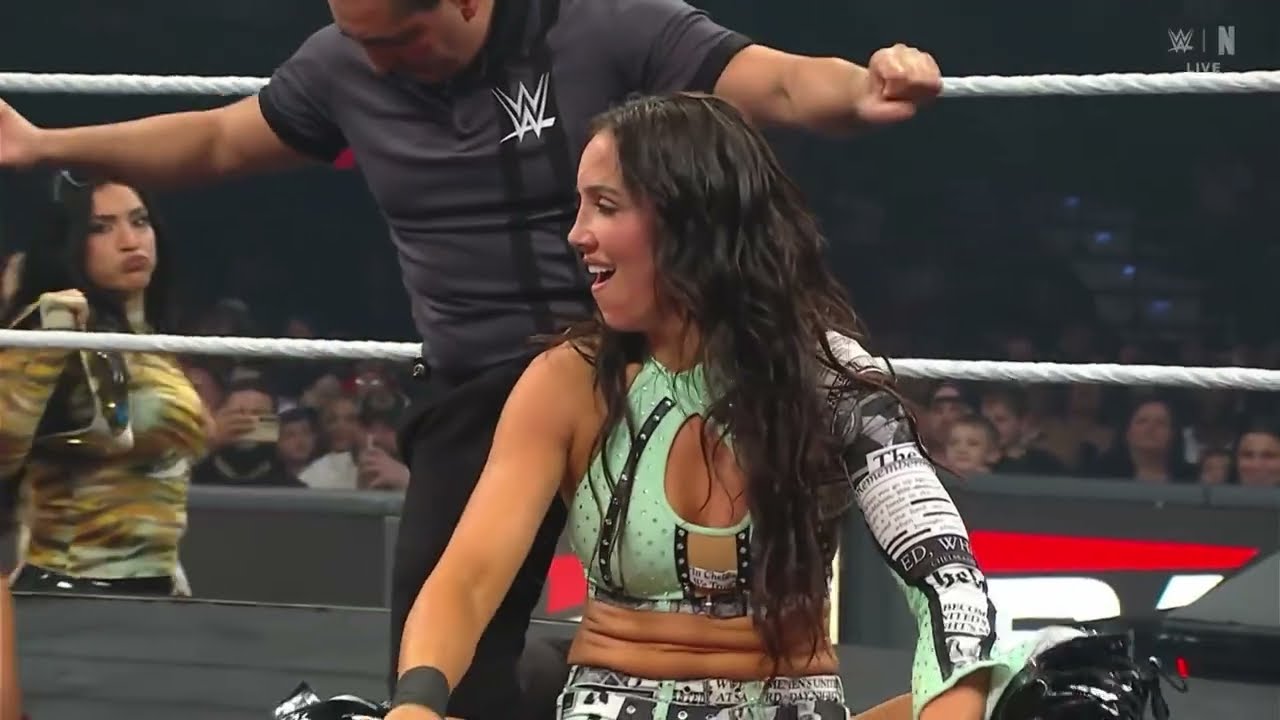(1/2) Roxanne Perez vs Chelsea Green: Raw October 12 2026 background