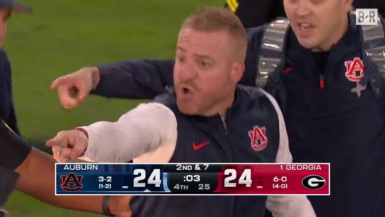 NO. 1 GEORGIA FALLS TO AUBURN ON LAST-SECOND FIELD GOAL background