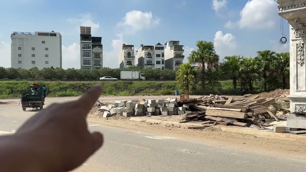 lại tiếp tục chuẩn bị di dời ngôi biệt thự nữa tại Từ Sơn Bắc Ninh background