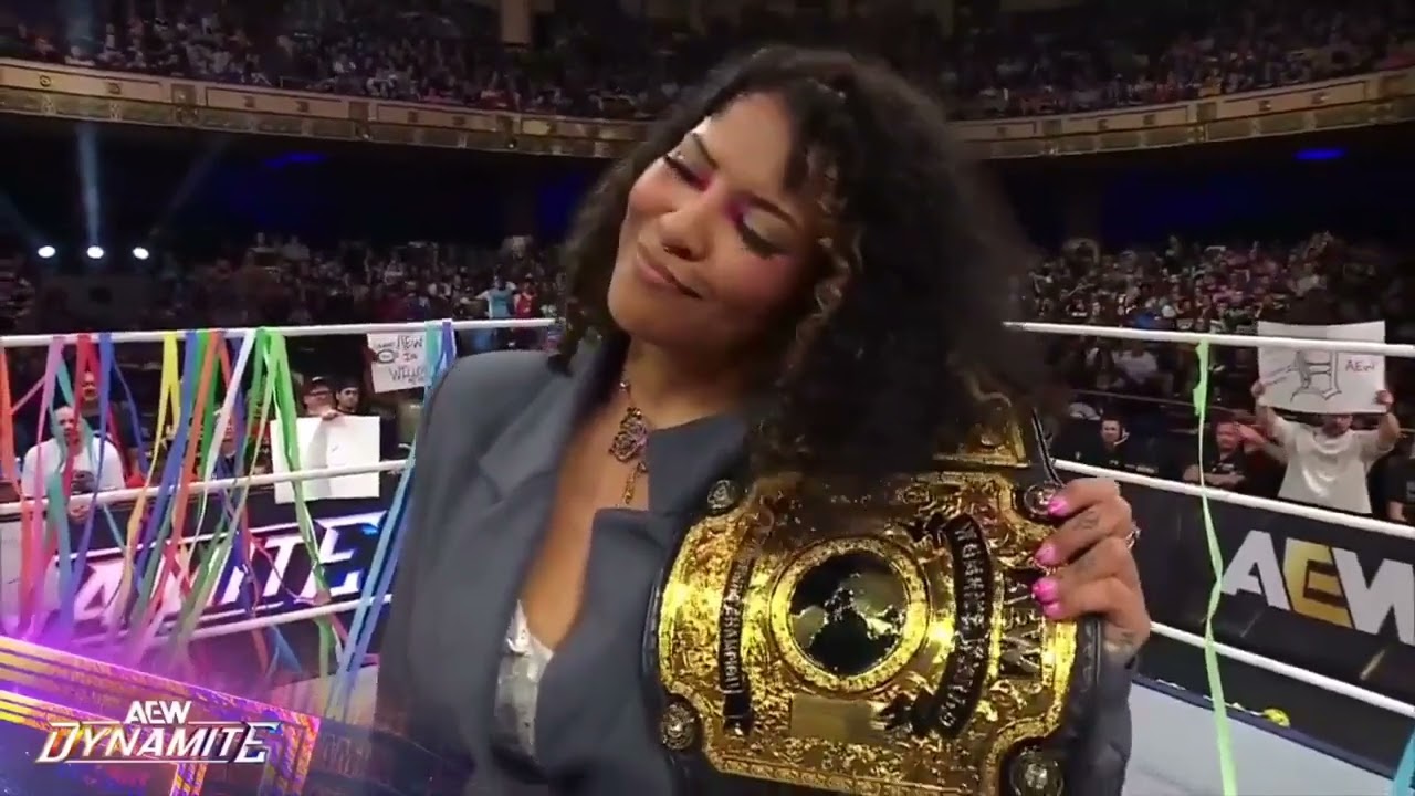 Mercedes Moné and Willow Nightingale contract signing segment ahead of All In