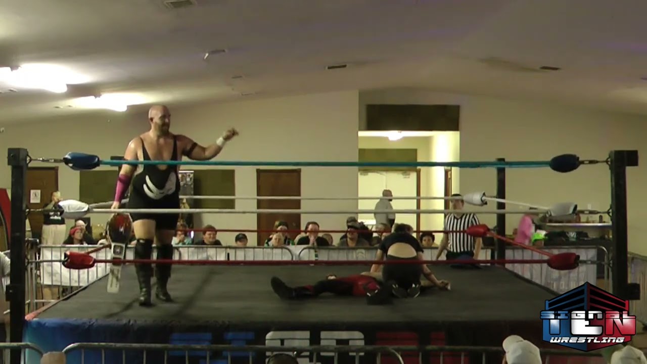 Donovan Cecil def. Elijah Eros to become Heavyweight Champion