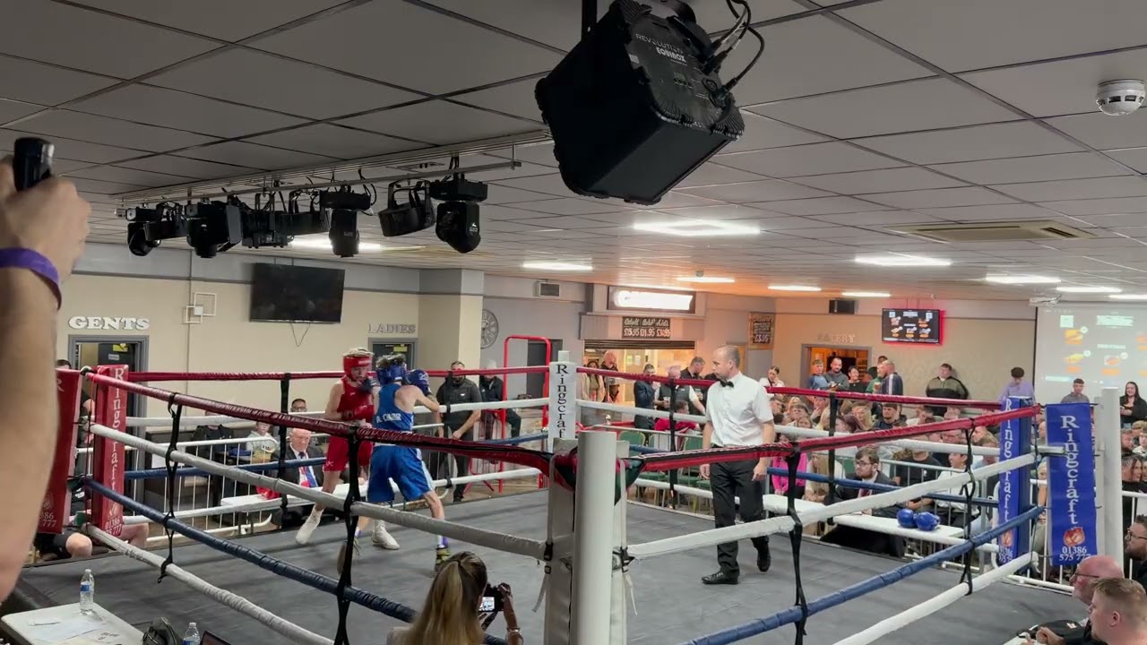 AXEL TAYLOR vs ARCHIE CARR | AMATEUR BOXING BOUT | FREEDOM BOXING CLUB FIGHT NIGHT