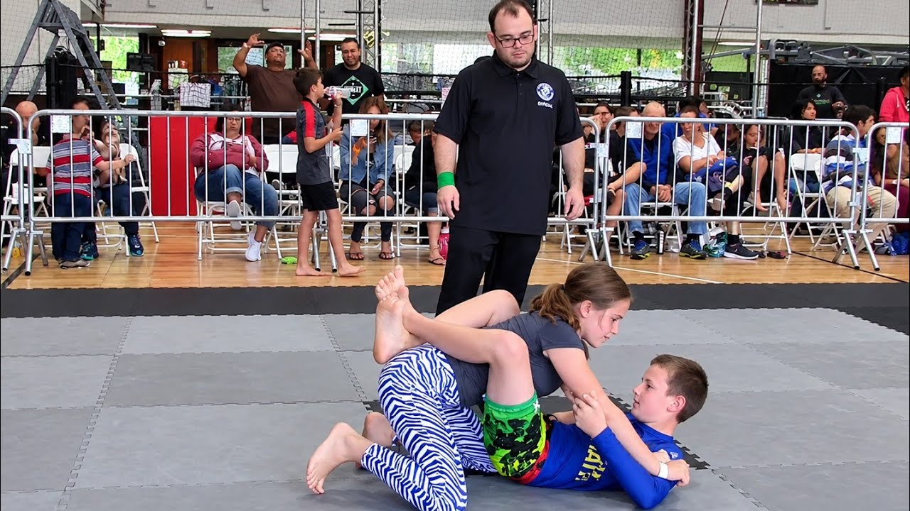 One Final Move Turned the Match Around... Girl Vs Boy Grappling 😱🔥! #jiujitsu #wrestling #mma
