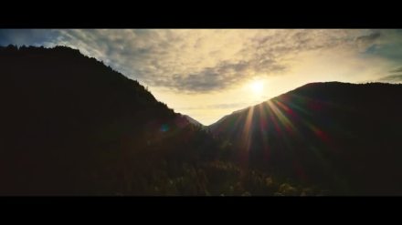 Trailer thumbnail