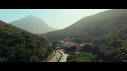 Trailer thumbnail